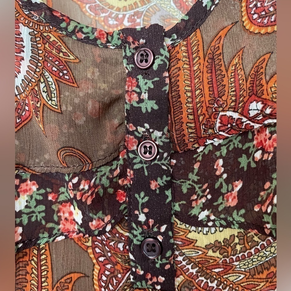 Mossimo. Size SMALL. Sleeveless and lightweight. No rips, tears, fading - Picture 3 of 7